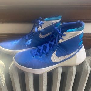 Nike womens hyperdunk size 12
